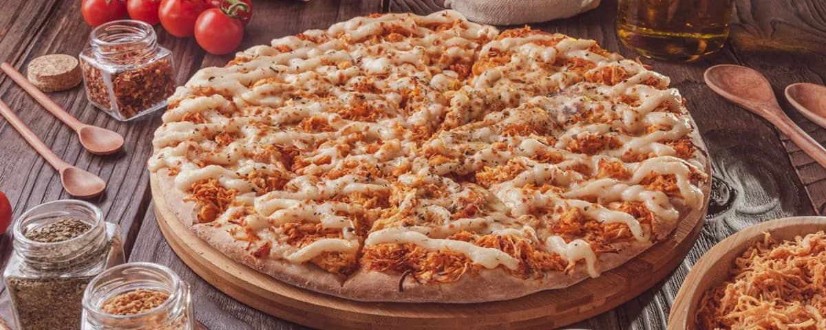 PIZZA FRANGO COM CATUPIRY